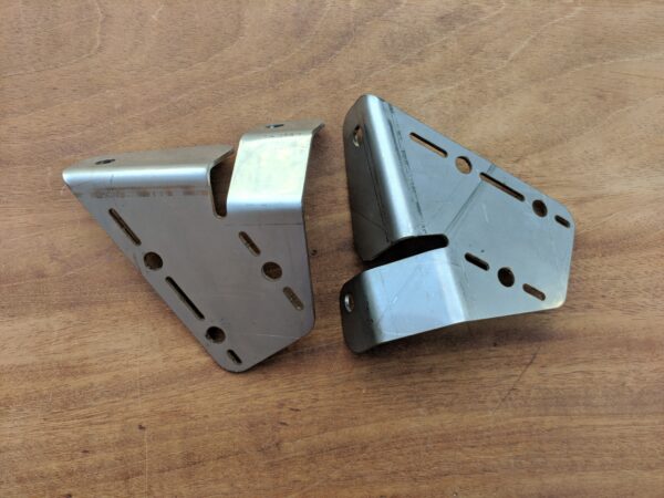 Wing-to-body mounting brackets - For Mercedes SLK R170 - Image 3