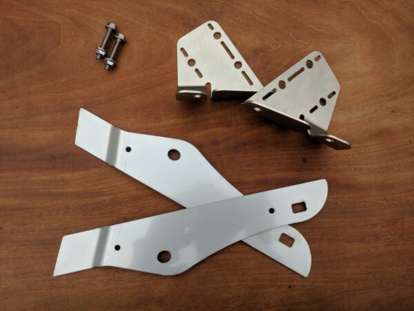 Set of fender/wing brackets - For Mercedes SLK R170